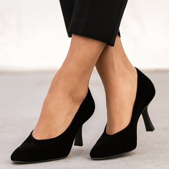 Vintage Ann Taylor Italy Black Velvet Pumps Spool Kitten Heel Shoes 7M Evening - Picture 1 of 15